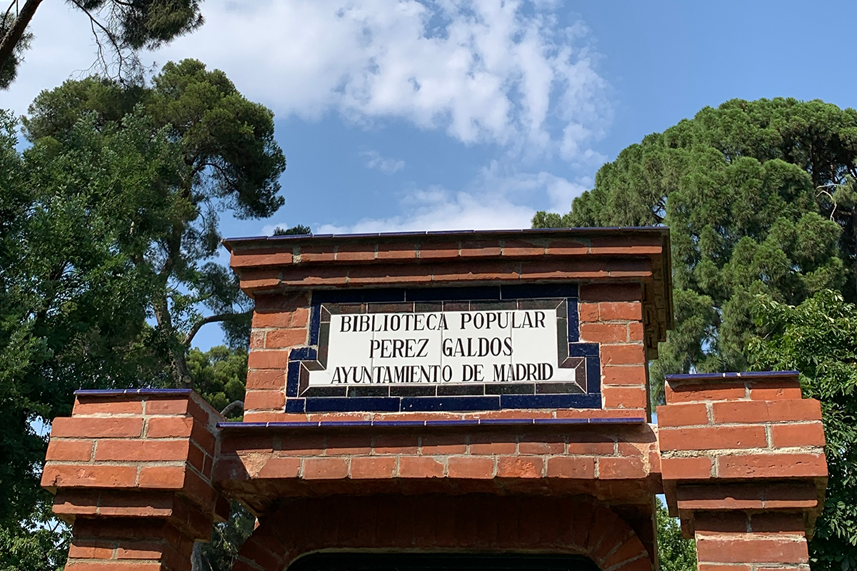 biblioteca popular el retiro
